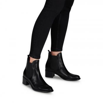 modischer, sportlicher Stiefel aus Leder in der Farbe schwarz mit Absatz